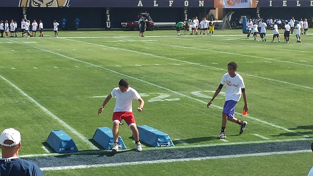 他仍需 他仍需
